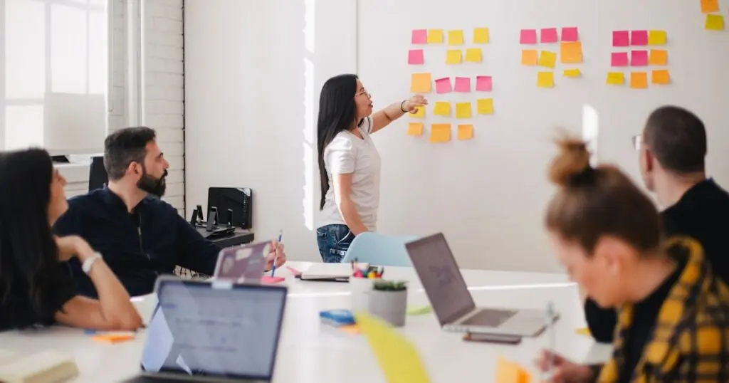A Helping Hand for Startupers